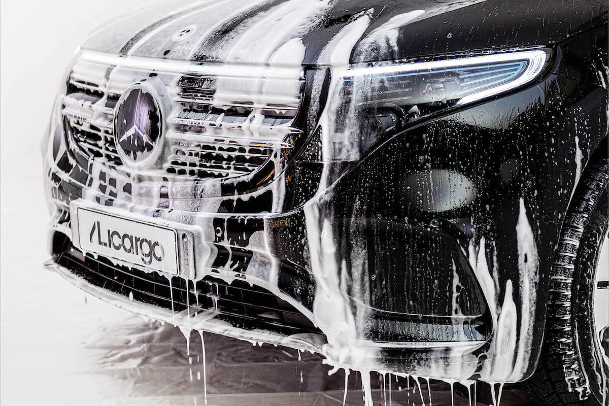 Auto selber waschen in 6 Schritten: Tipps & Hacks
