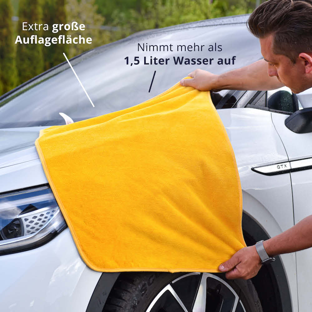 Glänzendes Ergebnis=>Dank großer Auflagefläche und ultra saugfähiger Mikrofasern nimmt unser Trockentuch bis zu 1,5 Liter Wasser auf.