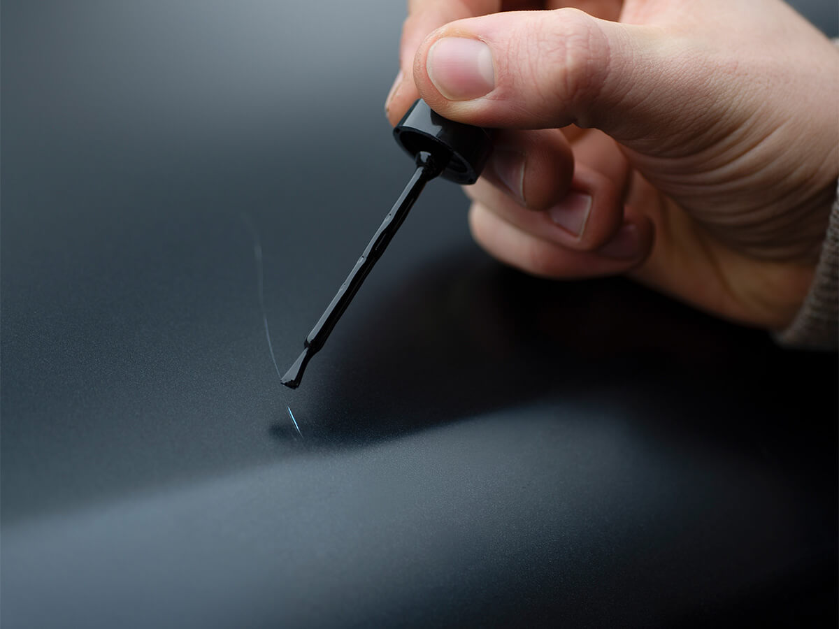 Lackstift Schwarz Matt