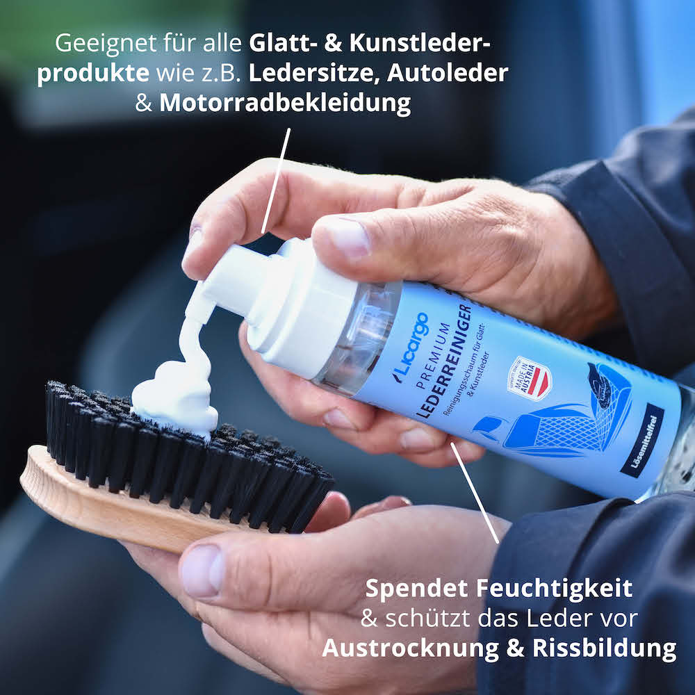 Premium Lederreiniger=>Die Anwendung ist einfach und schonend. Trage den Schaum gleichmäßig auf, arbeite ihn sanft mit einem weichen Tuch oder einer Bürste ein, und wische oder sauge Reste anschließend ab.